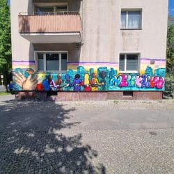Graffiti-Kunst auf Hausfassade