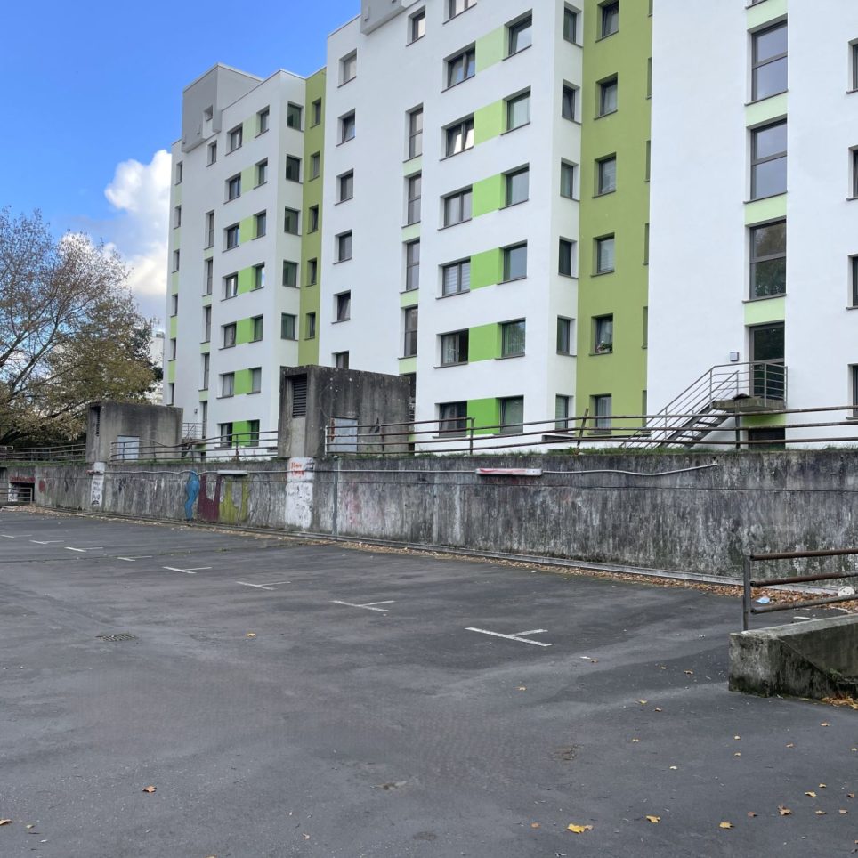 gesicherter Stellplatz auf dem Parkdeck (50€)