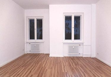 Wohnzimmer mit Laminat